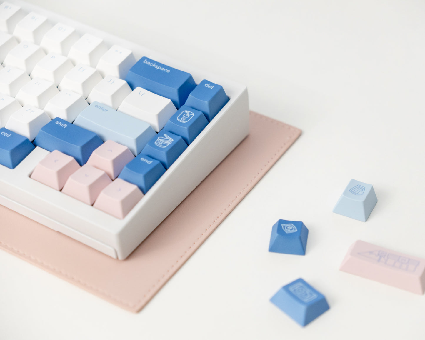 konbini blue keycaps